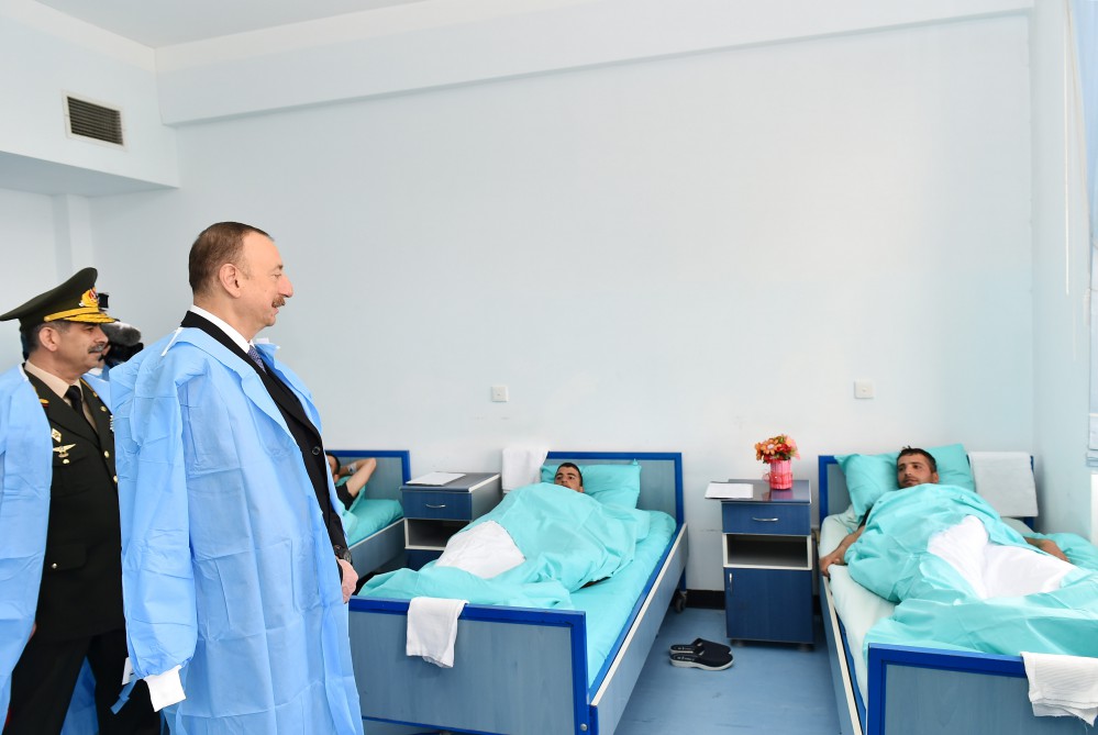 Azerbaijan’s president visits injured servicemen at Defense Ministry’s Central Clinical Hospital