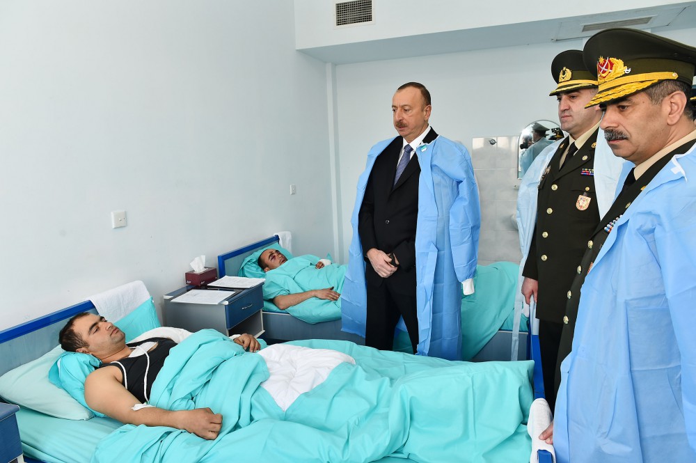 Azerbaijan’s president visits injured servicemen at Defense Ministry’s Central Clinical Hospital