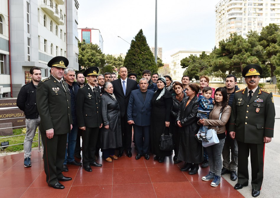 Azerbaijan’s president visits injured servicemen at Defense Ministry’s Central Clinical Hospital