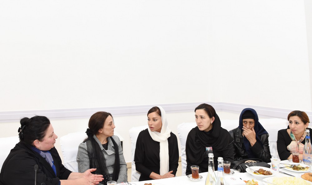 First lady hosts ehsan dinner to commemorate Azerbaijani martyrs