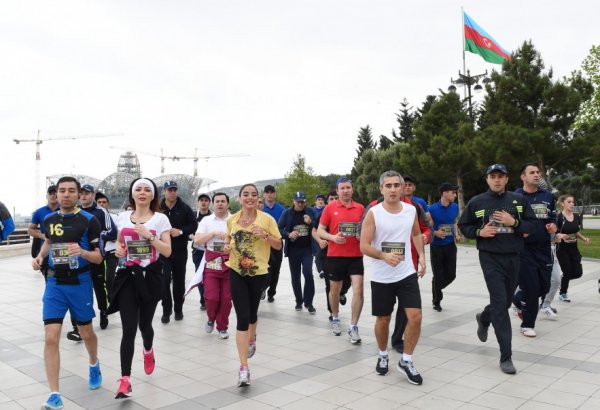 Heydar Aliyev Foundation VP Leyla Aliyeva participates in Baku Marathon 2016