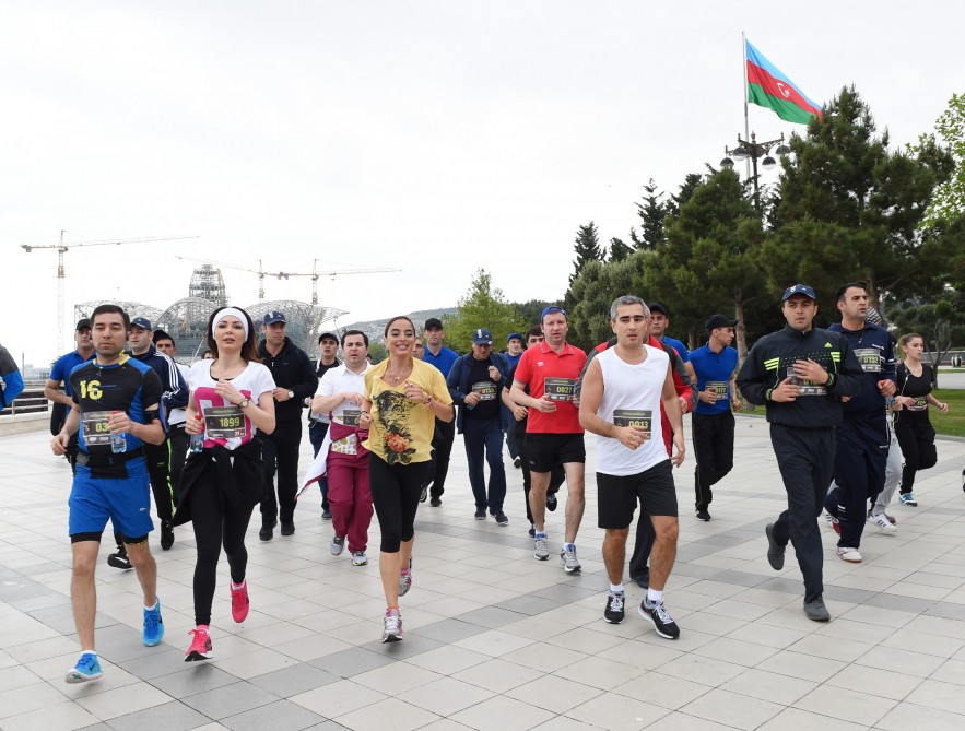 Heydar Aliyev Foundation VP Leyla Aliyeva participates in Baku Marathon 2016