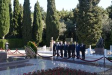 Heads of CIS countries’ diplomatic missions lay wreath at memorial of military glory in Baku