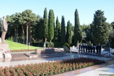 Heads of CIS countries’ diplomatic missions lay wreath at memorial of military glory in Baku