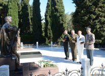 Heads of CIS countries’ diplomatic missions lay wreath at memorial of military glory in Baku