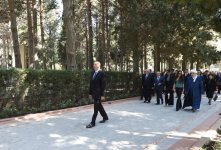 President Aliyev, his spouse visit grave of country’s National Leader Heydar Aliyev