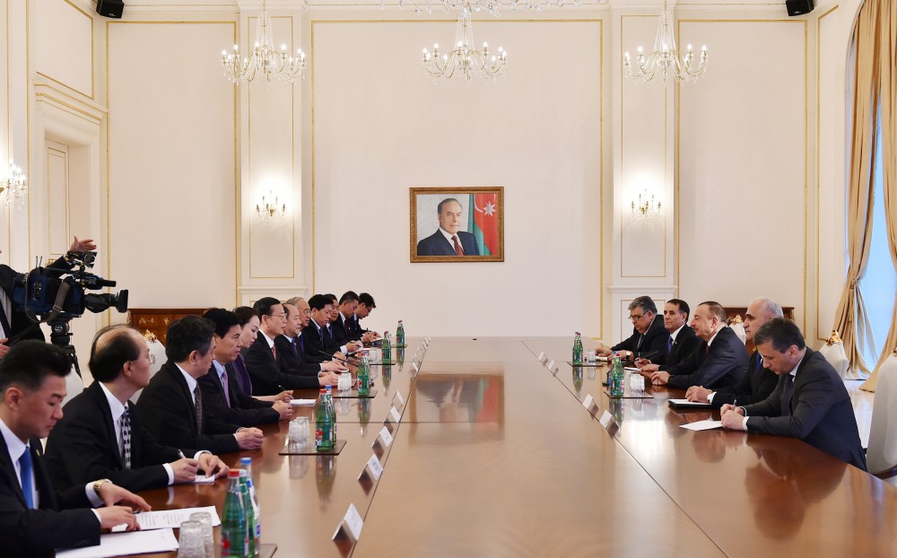 President Ilham Aliyev receives Senior Vice Premier of State Council of China (PHOTO)