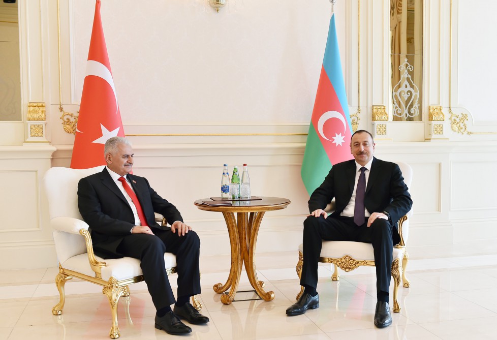 Azerbaijani president, Turkish PM hold one on one meeting