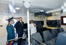 Azerbaijani president reviews new border guard ship of State Border Service (PHOTO)
