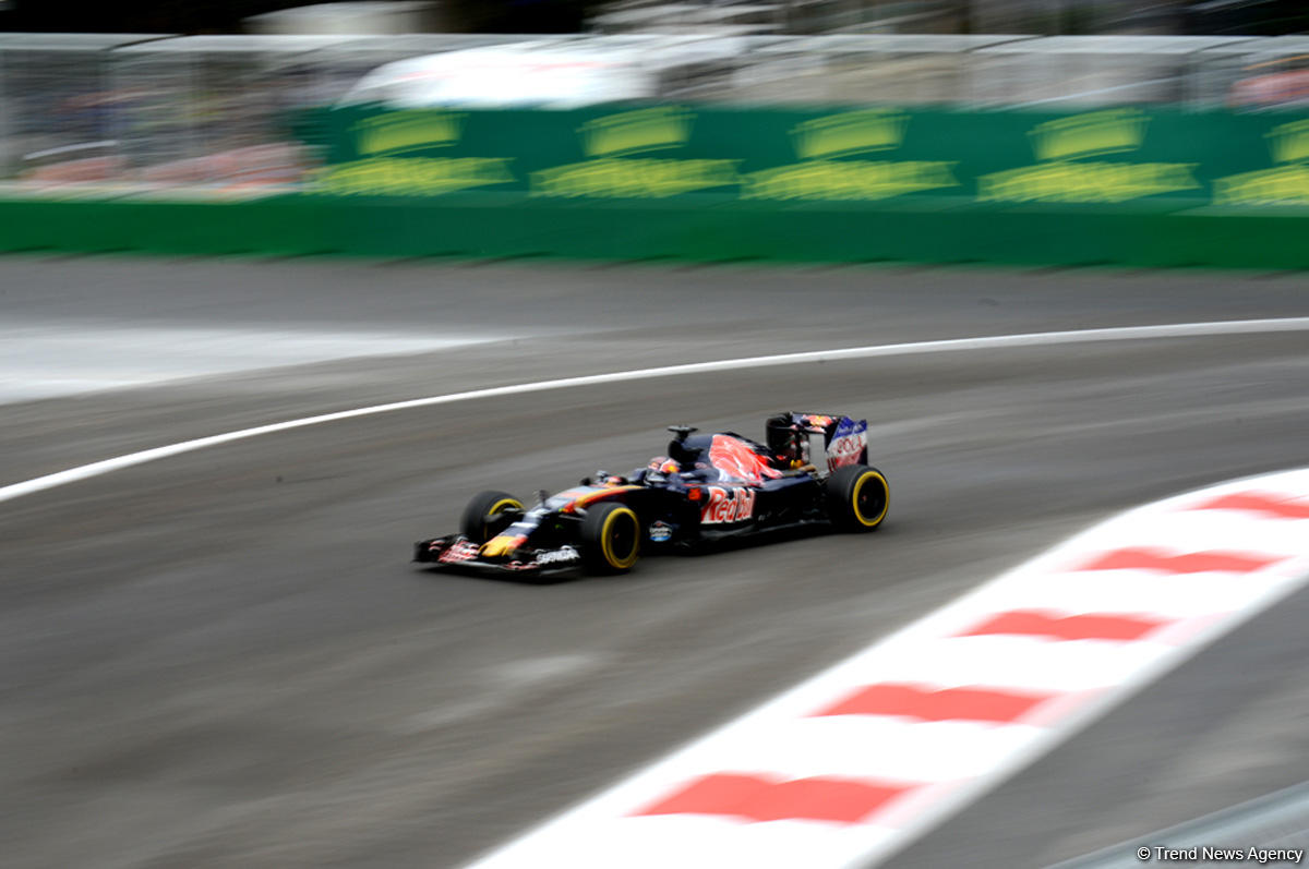 Second training session of F1 drivers kicks off within Formula 1 Azerbaijan Grand Prix 2022