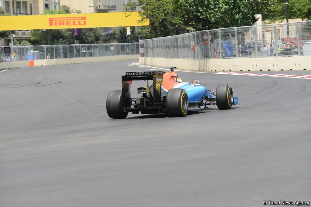 Hamilton continues to dominate F1 First Practice Session in Baku (PHOTO,VIDEO)