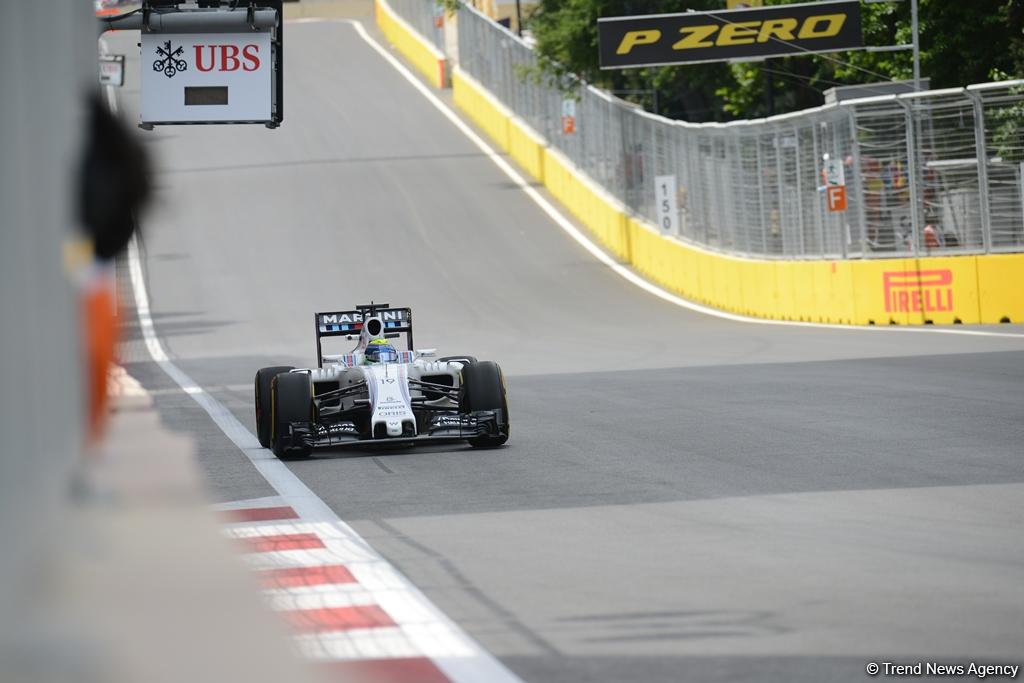 Hamilton continues to dominate F1 First Practice Session in Baku (PHOTO,VIDEO)