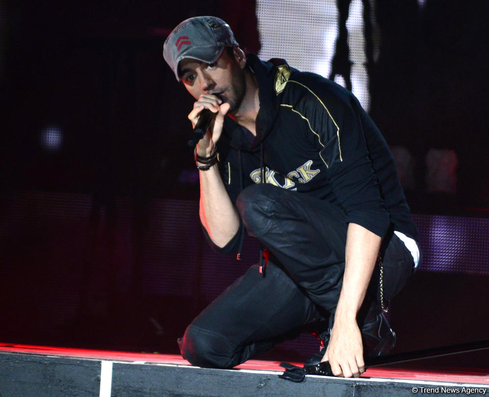 Enrique Iglesias performs in Baku as part of F1 Grand Prix (PHOTO)