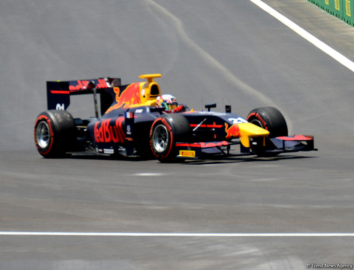 GP2 First Race kicks off in Baku (PHOTO)
