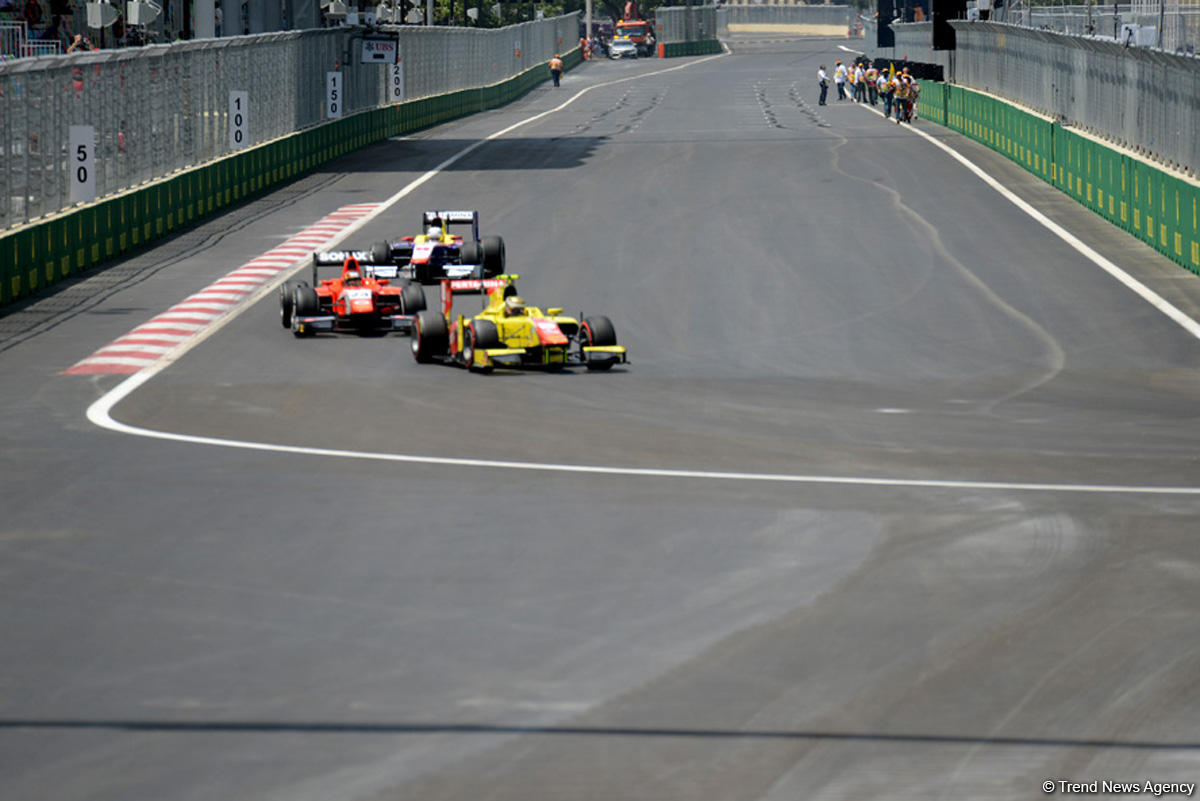 GP2 First Race kicks off in Baku (PHOTO)