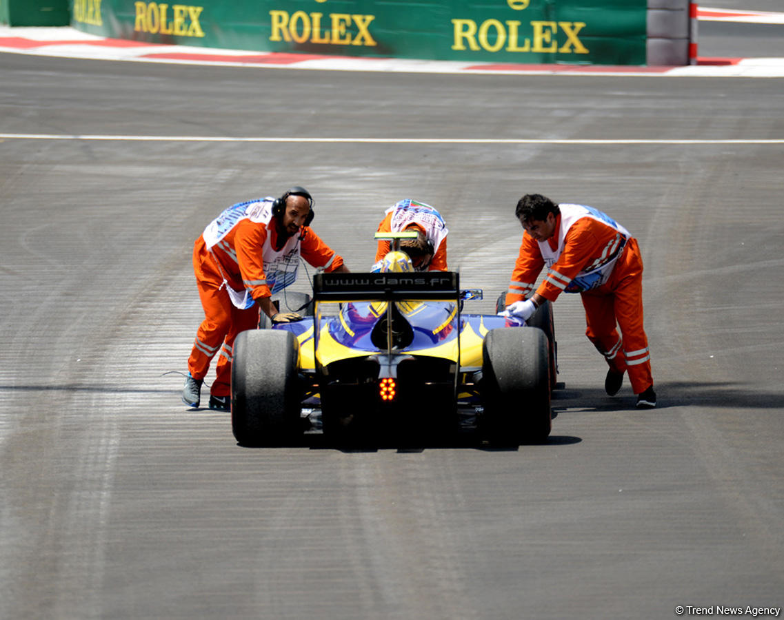 GP2 First Race kicks off in Baku (PHOTO)
