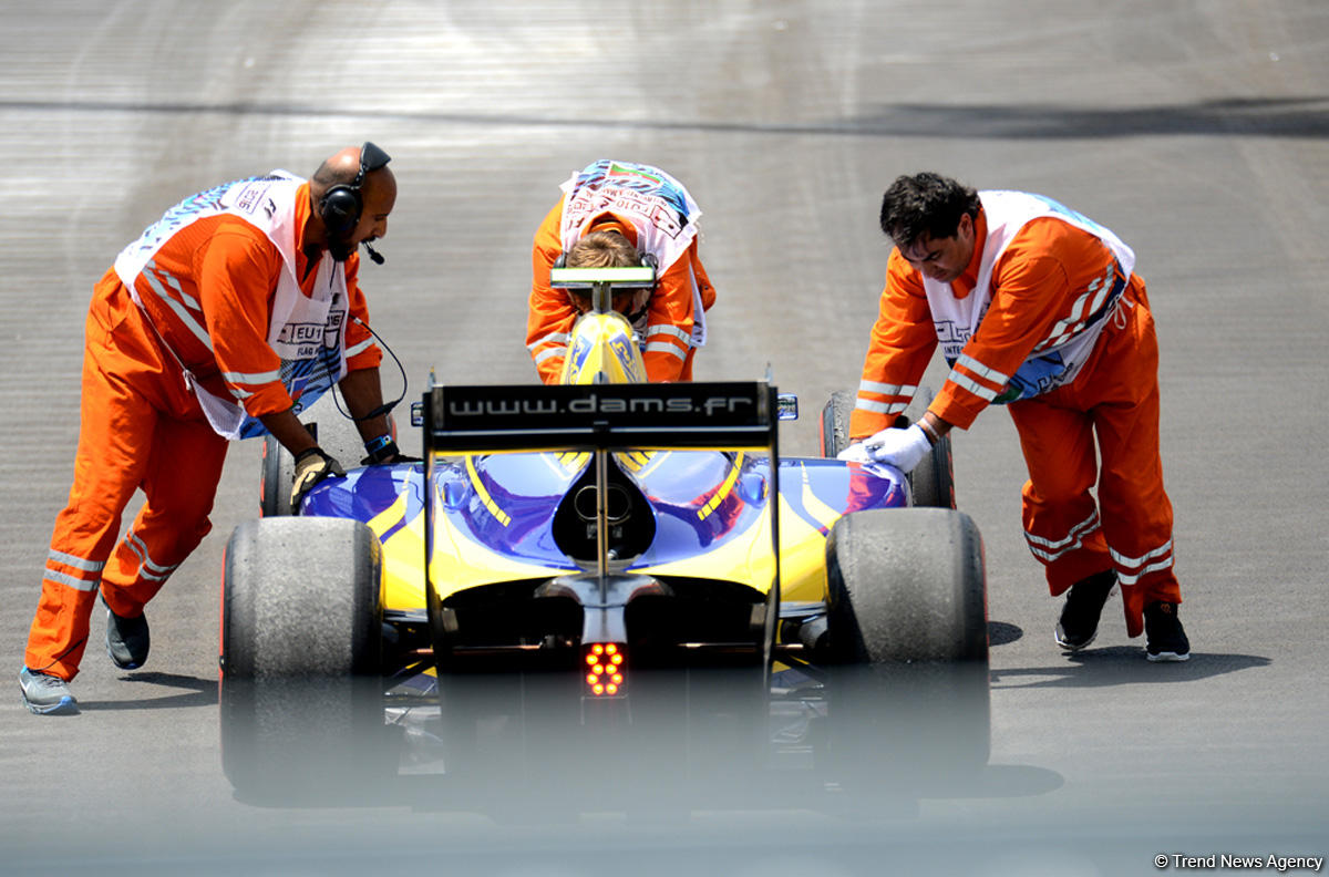 GP2 First Race kicks off in Baku (PHOTO)