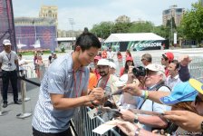 F1 autograph session by Manor’s Haryanto in Baku (PHOTOS)