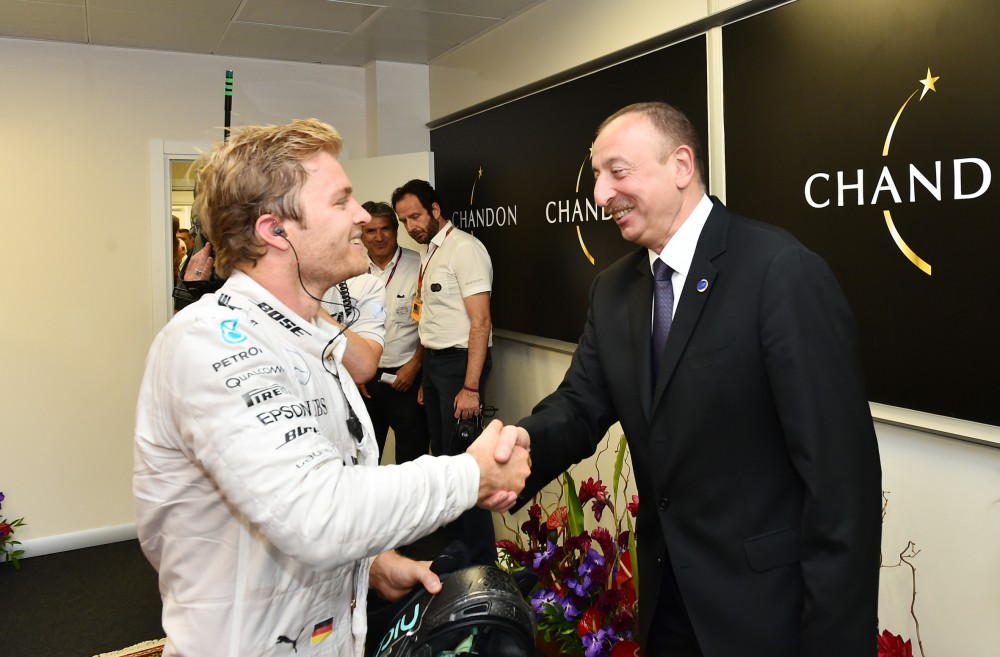 President Aliyev, his spouse present F1 trophies to European Grand Prix winners