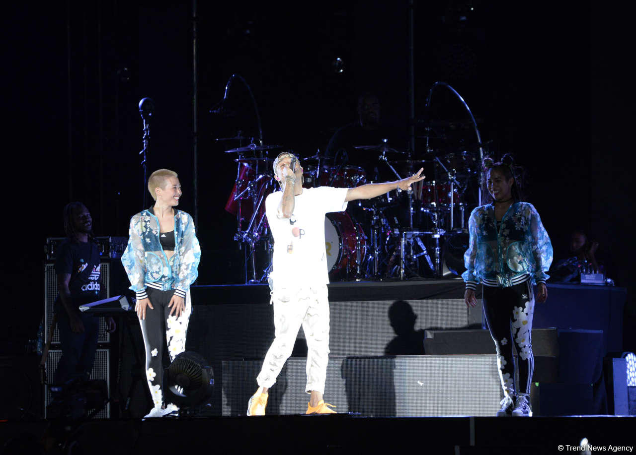 Pharell Williams performs in Baku as part of F1 Grand Prix (PHOTO)