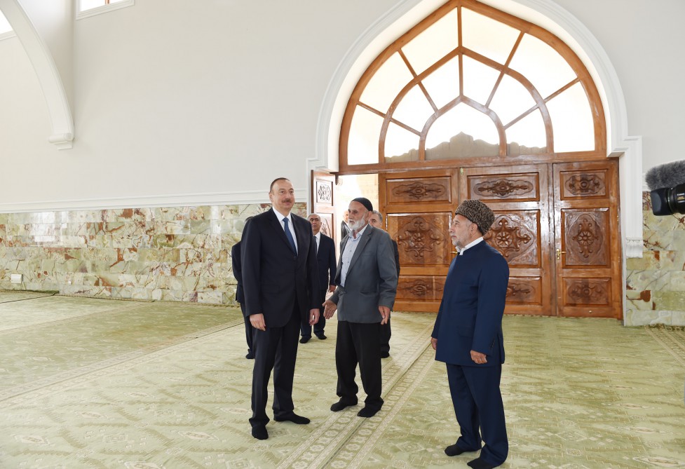 President Ilham Aliyev visits Rahima Khanim Mosque-Shrine in Nardaran (PHOTO)