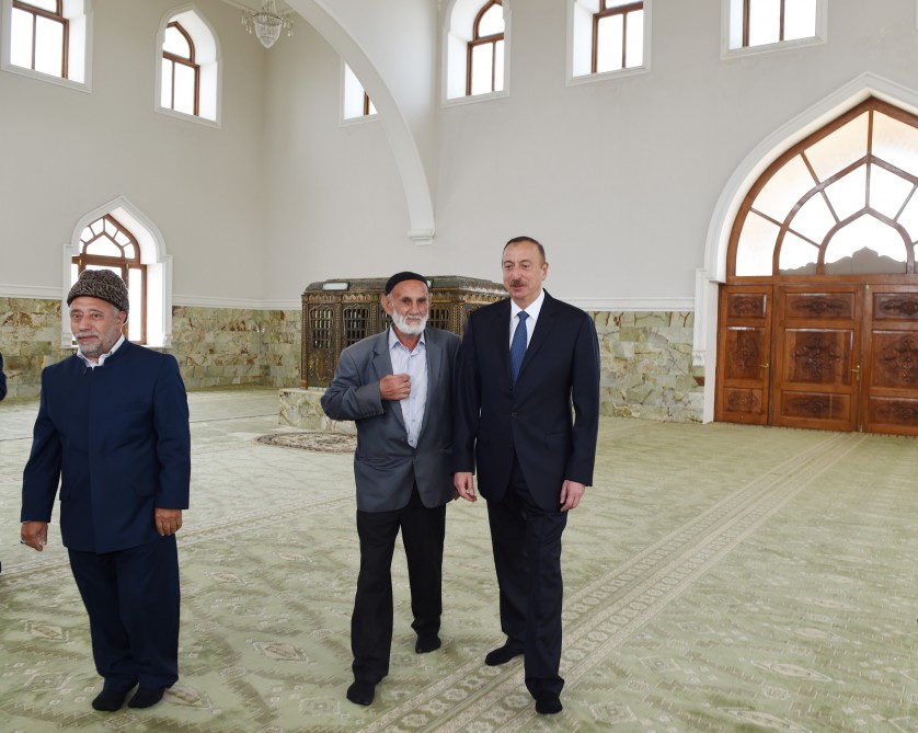 President Ilham Aliyev visits Rahima Khanim Mosque-Shrine in Nardaran (PHOTO)