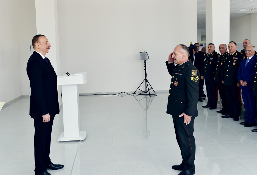 President Aliyev views residential building for servicemen