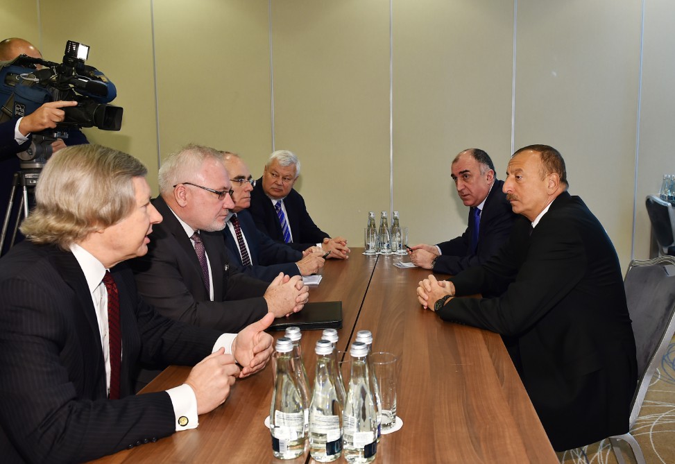 President Aliyev meets with OSCE MG co-chairs in Warsaw