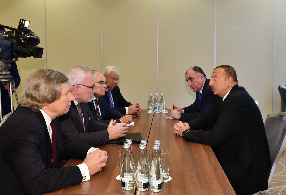 President Aliyev meets with OSCE MG co-chairs in Warsaw