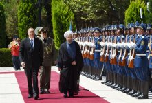 Official welcoming ceremony held in Baku for Iranian president