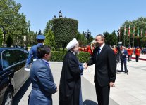 Official welcoming ceremony held in Baku for Iranian president