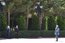 Official welcoming ceremony held in Baku for Iranian president