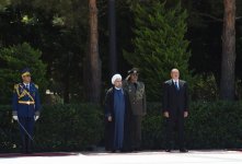 Official welcoming ceremony held in Baku for Iranian president