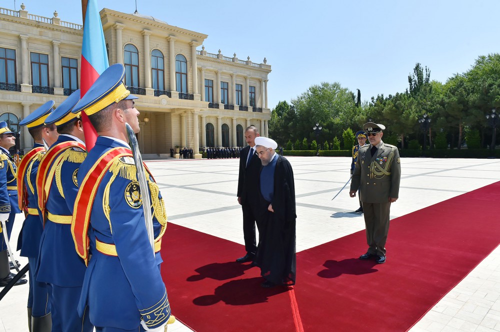 Official welcoming ceremony held in Baku for Iranian president