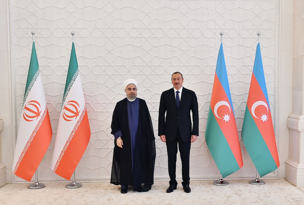 Official welcoming ceremony held in Baku for Iranian president