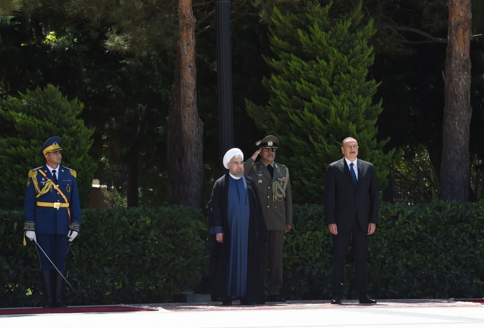 Official welcoming ceremony held in Baku for Iranian president