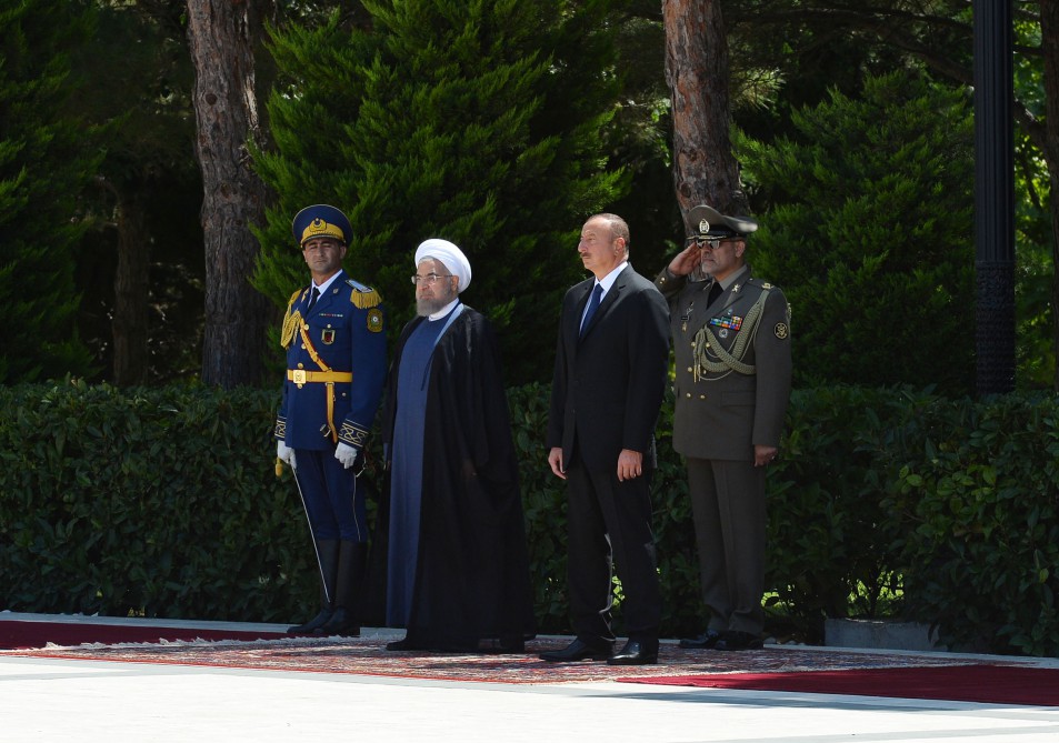 Official welcoming ceremony held in Baku for Iranian president