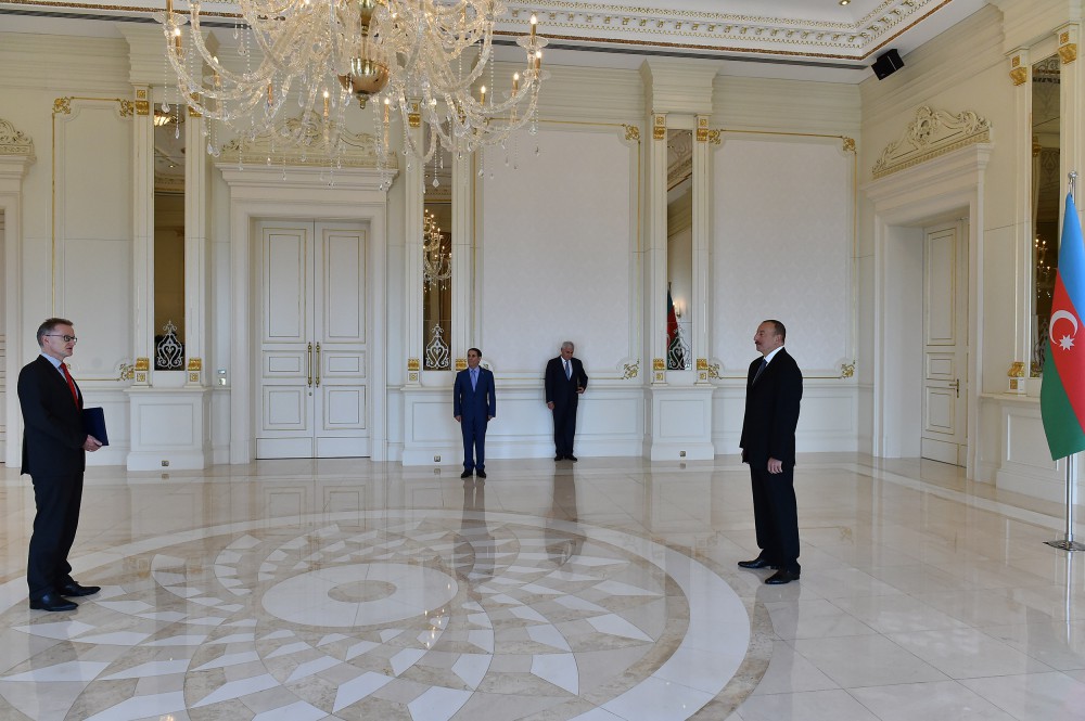 Ilham Aliyev notes importance of continuing Azerbaijan-Germany political dialogue, based on mutual trust (PHOTO)
