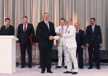 Ilham Aliyev, his spouse meet Azerbaijani Olympians