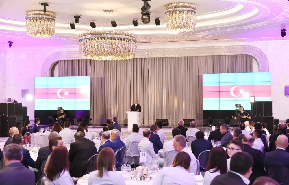 Ilham Aliyev, his spouse meet Azerbaijani Olympians