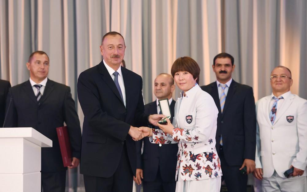 Ilham Aliyev, his spouse meet Azerbaijani Olympians
