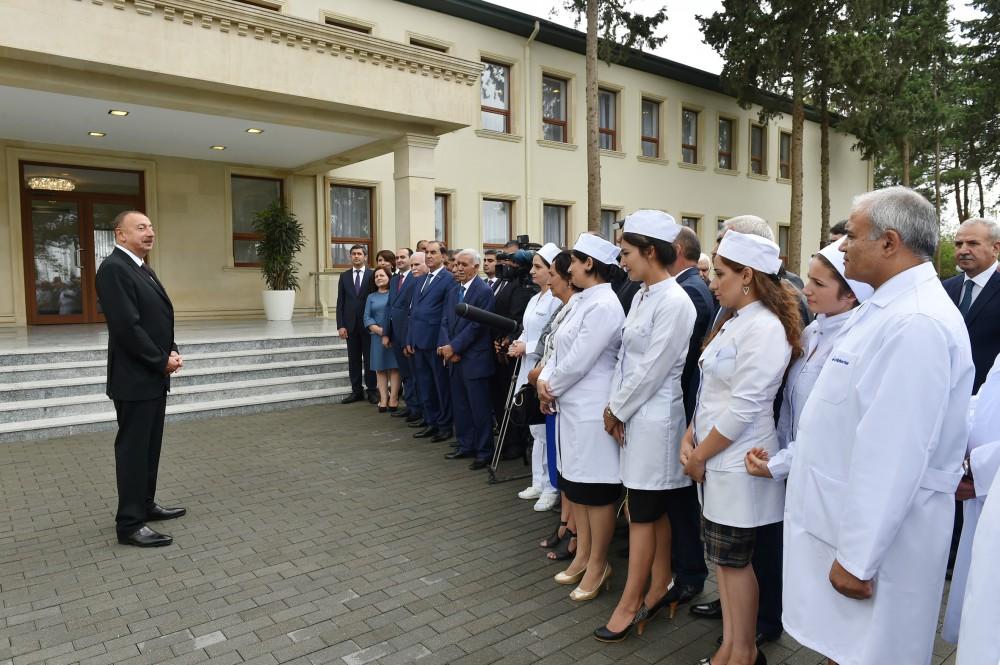 Ilham Aliyev views overhauled Bilasuvar District Hospital (PHOTO)