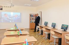 Ilham Aliyev views overhauled school-lyceum in Baku (PHOTO) (UPDATE)