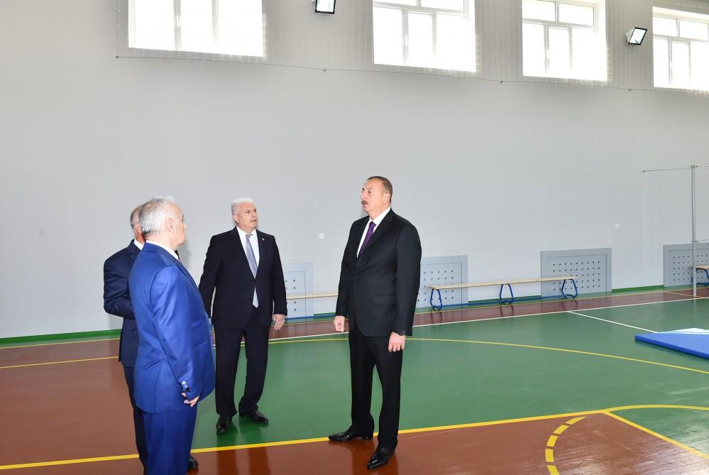 Ilham Aliyev views overhauled school-lyceum in Baku (PHOTO) (UPDATE)