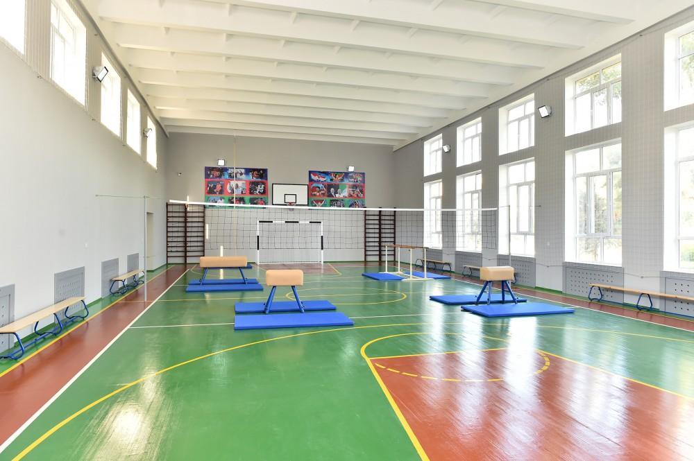 Ilham Aliyev views overhauled school-lyceum in Baku (PHOTO) (UPDATE)