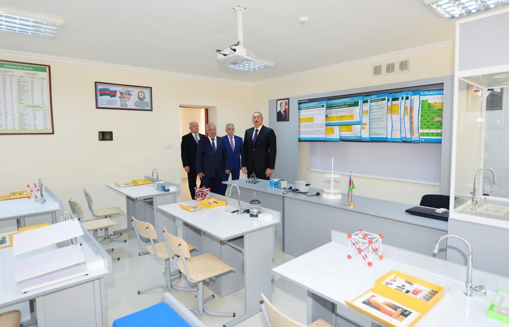 Ilham Aliyev views overhauled school-lyceum in Baku (PHOTO) (UPDATE)
