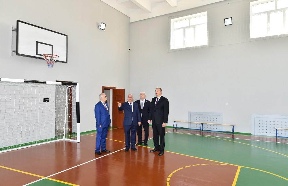 Ilham Aliyev views overhauled school-lyceum in Baku (PHOTO) (UPDATE)