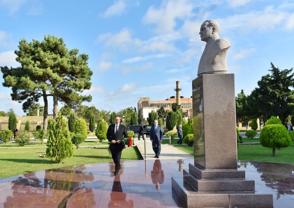 Ilham Aliyev attends Zarba UAVs presentation (PHOTO)