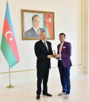 Ilham Aliyev meets Azerbaijani Paralympians (PHOTO)