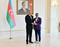 Ilham Aliyev meets Azerbaijani Paralympians (PHOTO)